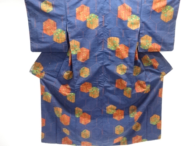 アンティーク　亀甲に枝葉模様織り出し手織り紬着物